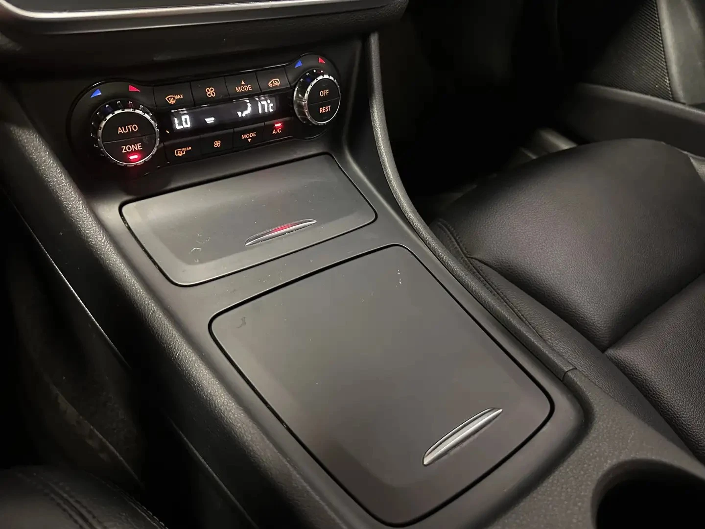 Mercedes-Benz CLA 250 4MATIC/AMG-LINE/SUNROOF, снимка 14 - Автомобили и джипове - 55694281