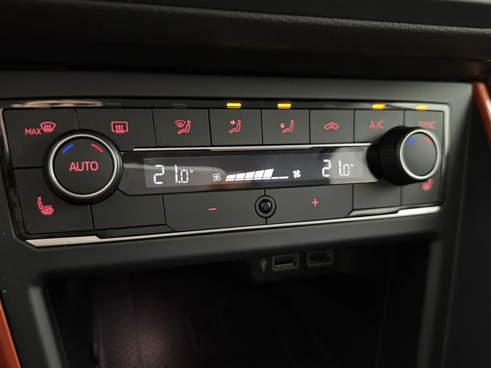 VW Polo 1.0TGI 66kw, снимка 9 - Автомобили и джипове - 55937403