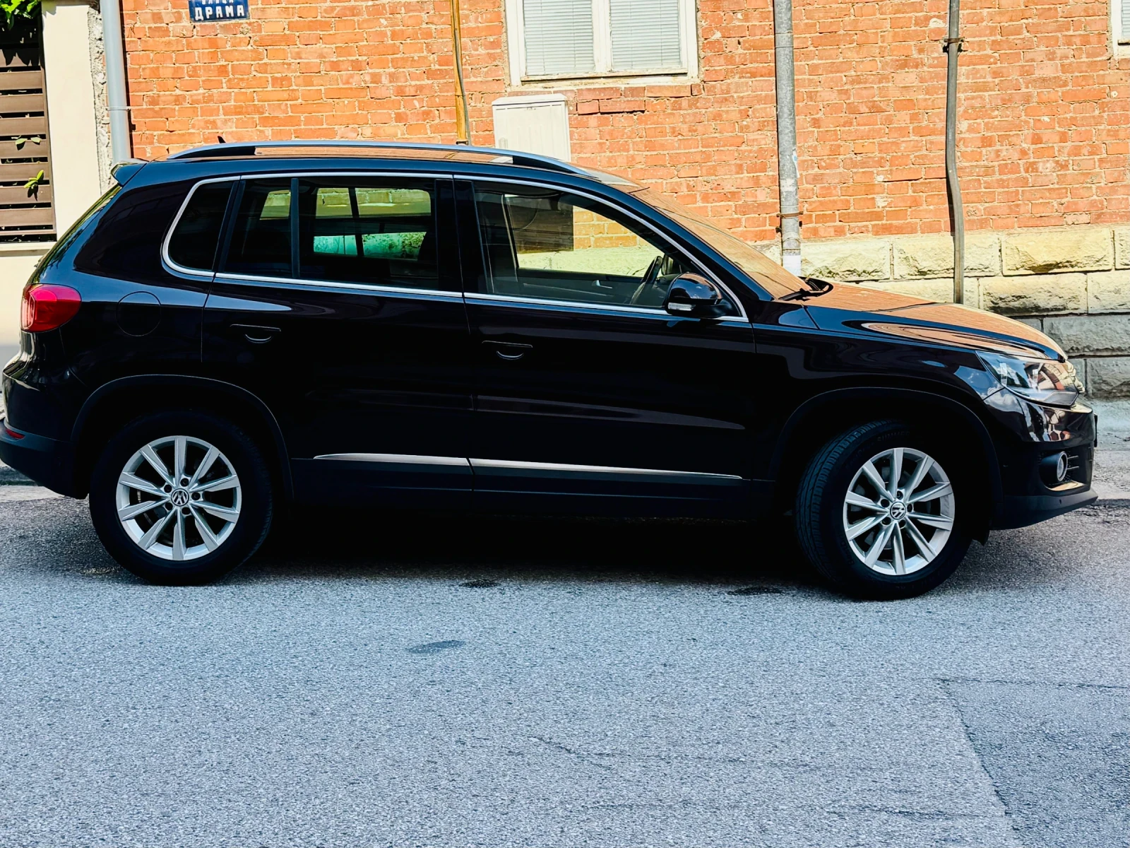 VW Tiguan 2.0TDI 110ps, снимка 3 - Автомобили и джипове - 55967143