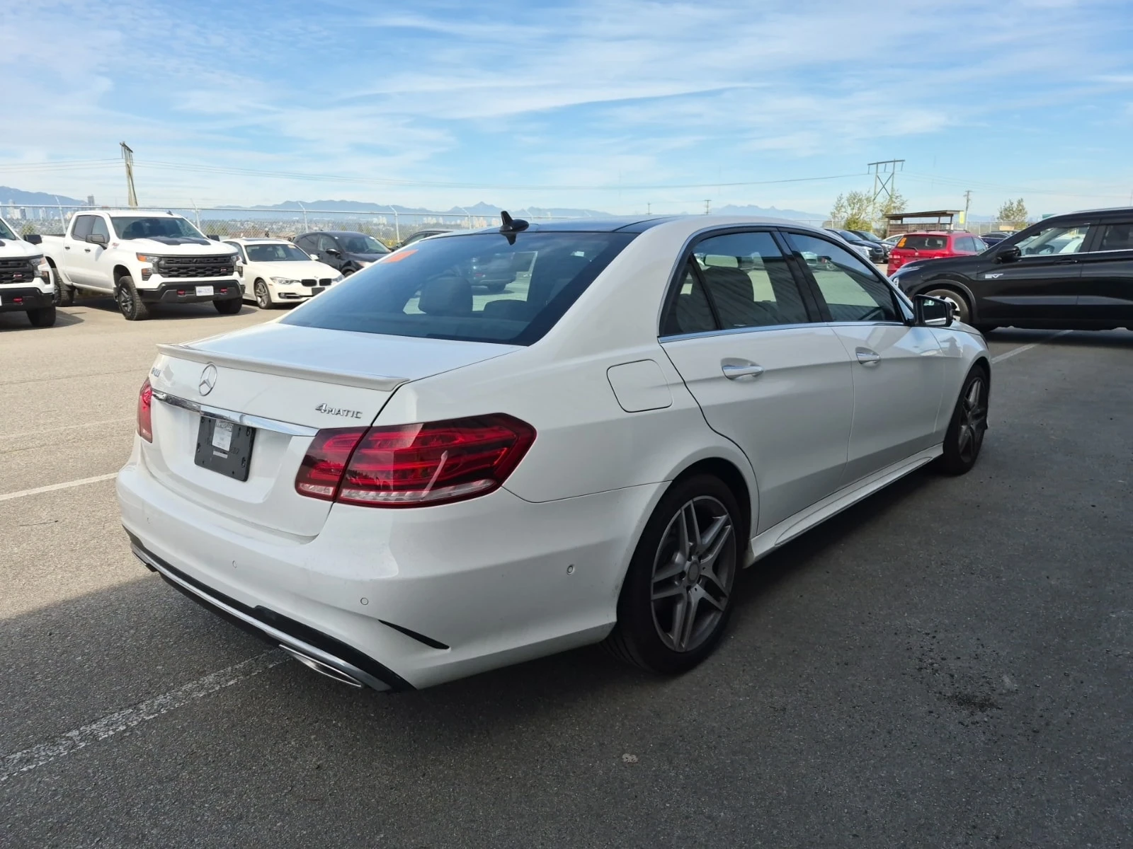 Mercedes-Benz E 400 * 4MATIC * AMG * ДВОЙНА ПАНОРАМА * CARFAX * , снимка 3 - Автомобили и джипове - 56004274