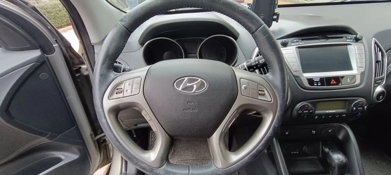 Hyundai IX35 2.0 i, снимка 12 - Автомобили и джипове - 48496646