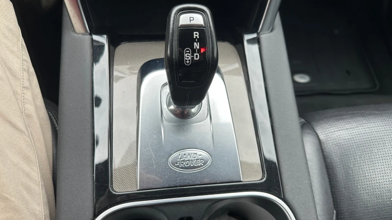 Land Rover Discovery Sport 2.0 Si 4 от България, снимка 16 - Автомобили и джипове - 52064394