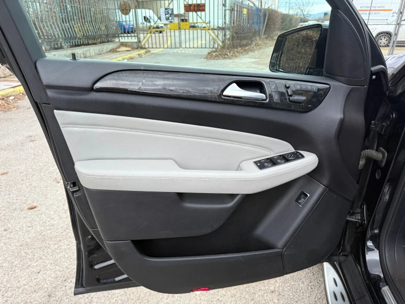 Mercedes-Benz ML 350 CDI Bluetec 4Matic AMG-Optic , снимка 11 - Автомобили и джипове - 53010182