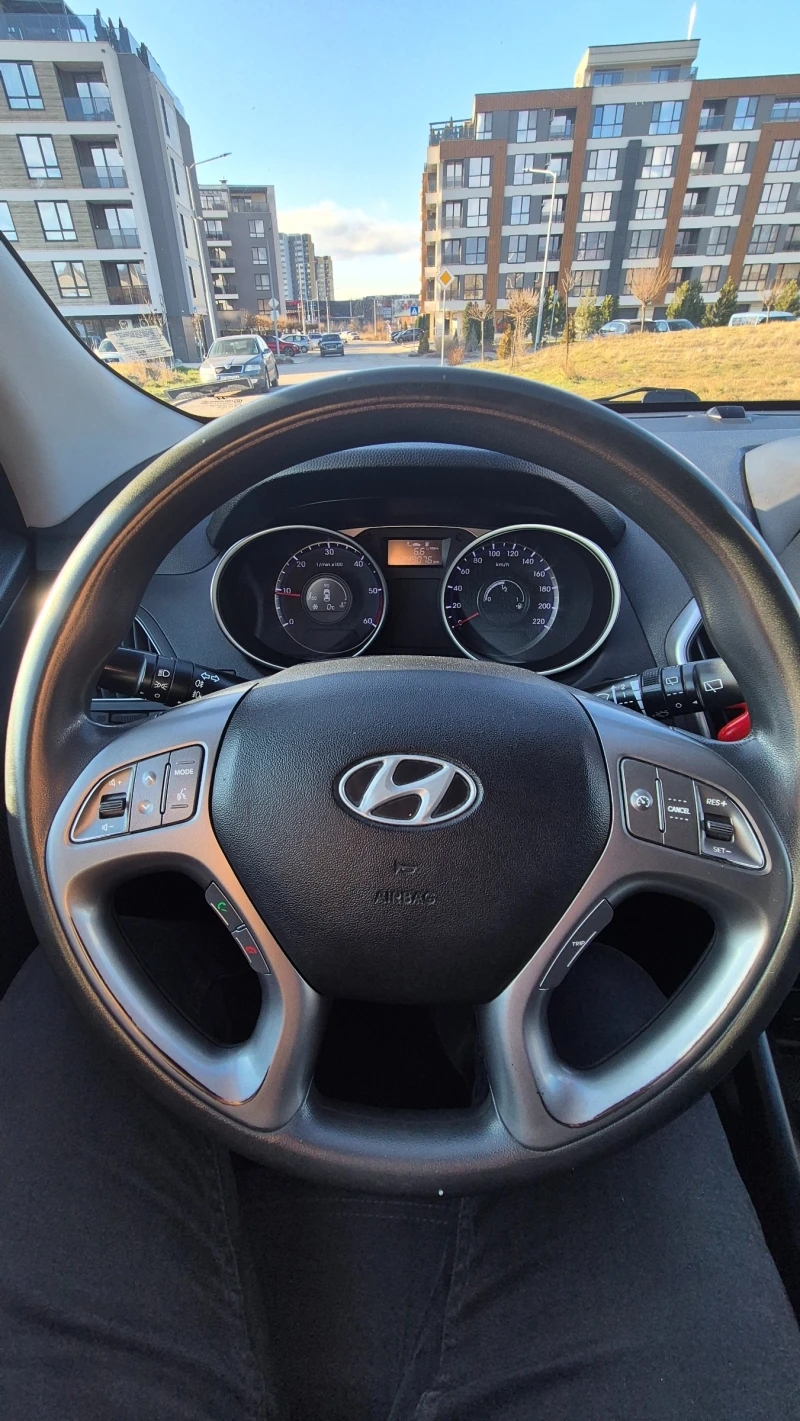 Hyundai IX35, снимка 16 - Автомобили и джипове - 53017914