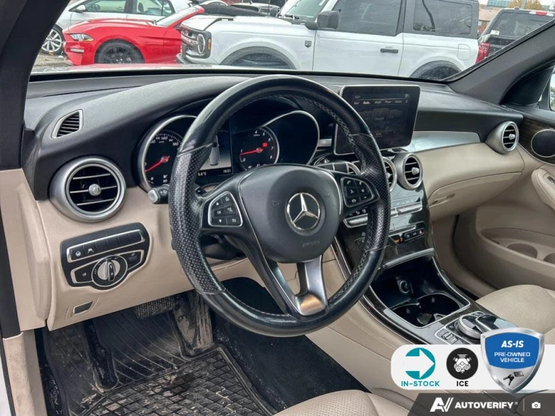 Mercedes-Benz GLC 300 4MATIC* KEYLESS* DISTRONIC* ПОДГРЕВ* КАМЕРА* LANE , снимка 8 - Автомобили и джипове - 53059323