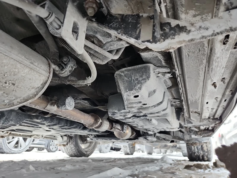 Toyota Highlander XLE * * 7 Места * * Черен Салон * * Carfax * * , снимка 16 - Автомобили и джипове - 53436372