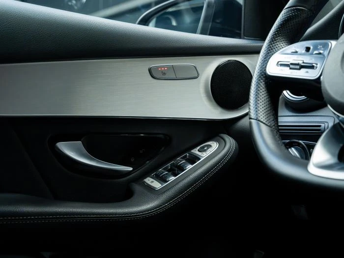 Mercedes-Benz GLC 300 DE 4MATIC* COUPE* AMG LINE* AIRMATIC* CAM* ПОДГРЕВ, снимка 11 - Автомобили и джипове - 55141541