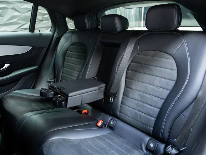 Mercedes-Benz GLC 300 DE 4MATIC* COUPE* AMG LINE* AIRMATIC* CAM* ПОДГРЕВ, снимка 8 - Автомобили и джипове - 55141541