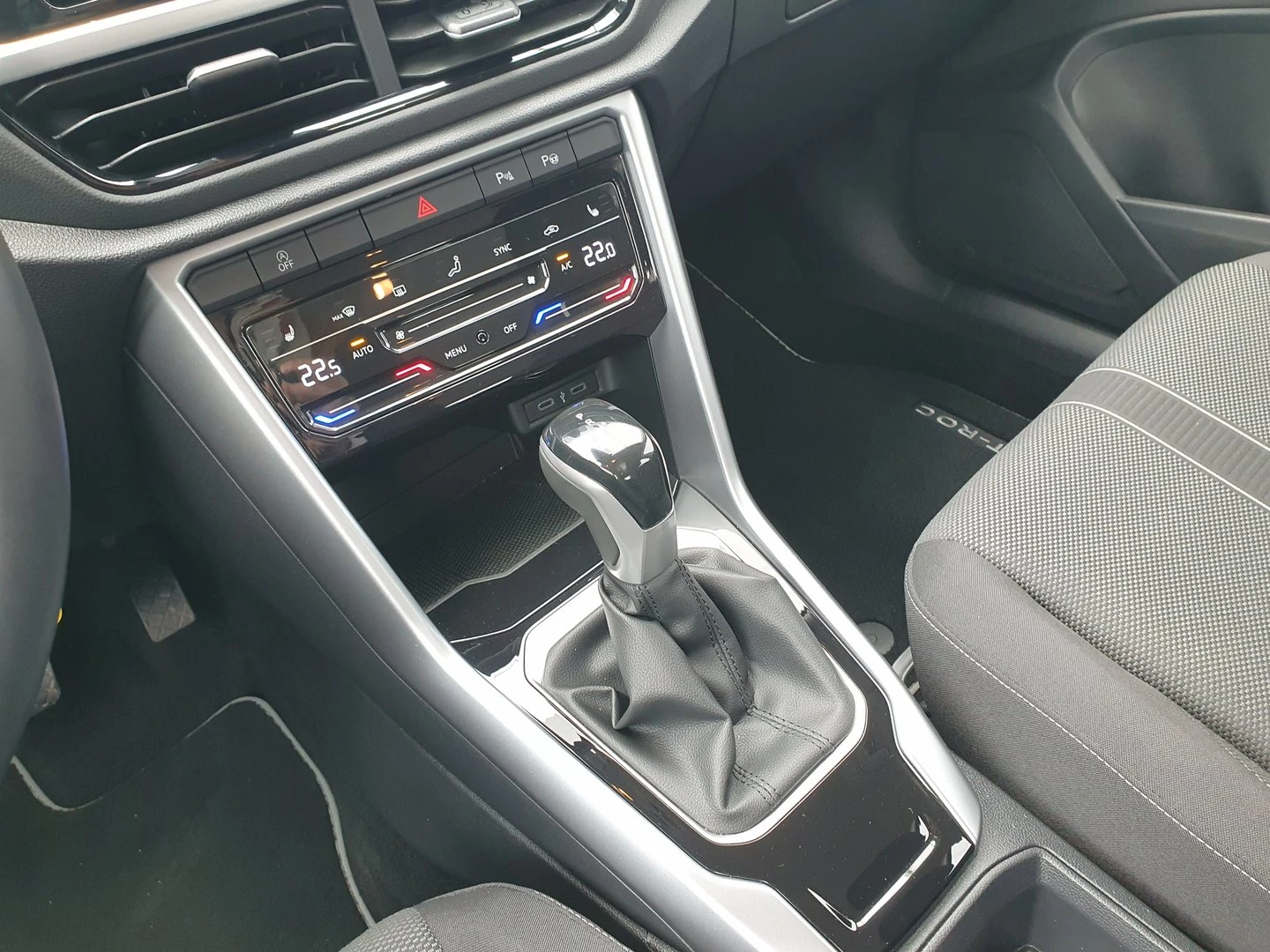 VW T-Roc VW T- Roc Life 1.5 TSI OPF DSG - изображение 9