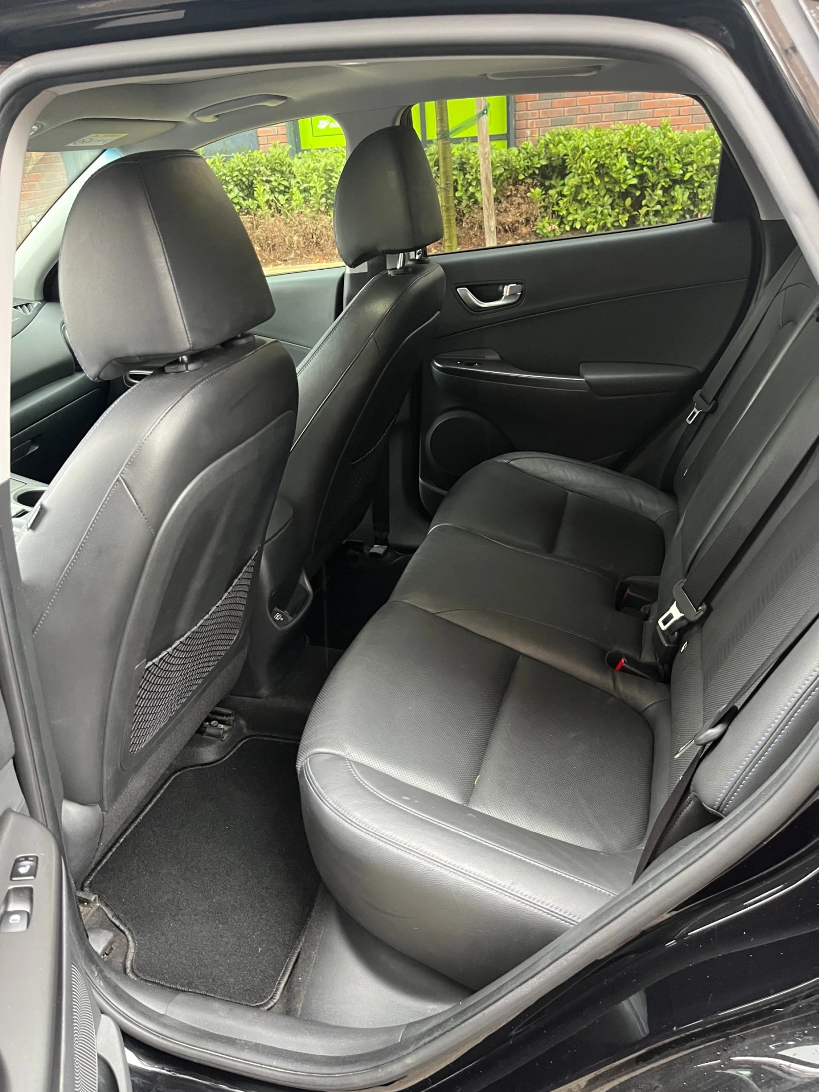 Hyundai Kona Premium 64 kW, кожен салон, панорамен покрив - изображение 6