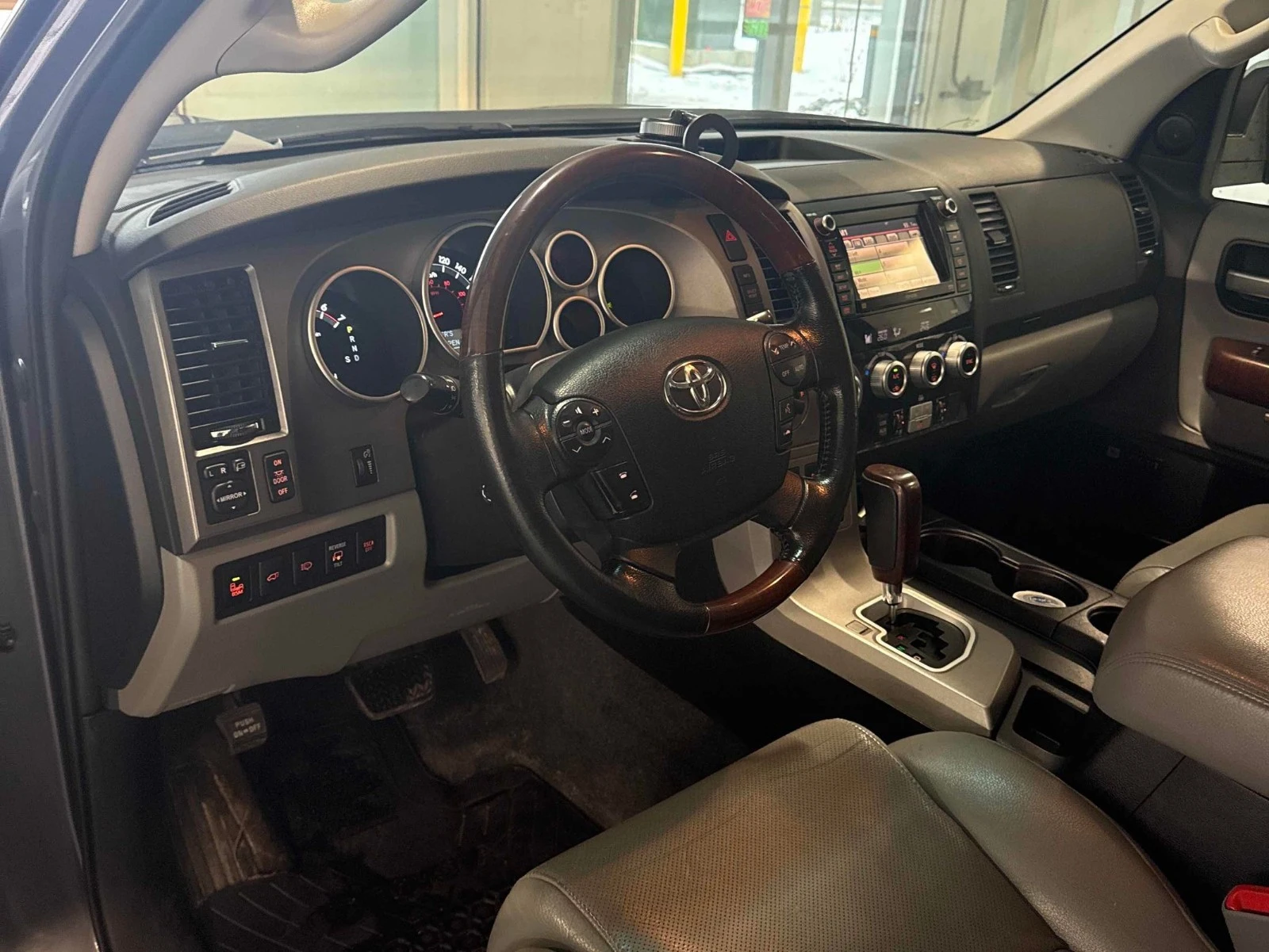 Toyota Sequoia PLATINUM С РЕГИСТРАЦИЯ & АВТО КРЕДИТ  - изображение 6