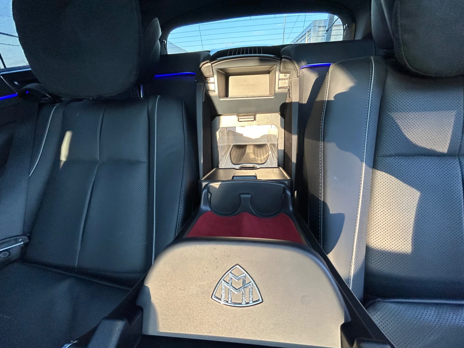 Mercedes-Benz GLS 600 Maybach, снимка 15 - Автомобили и джипове - 54870283