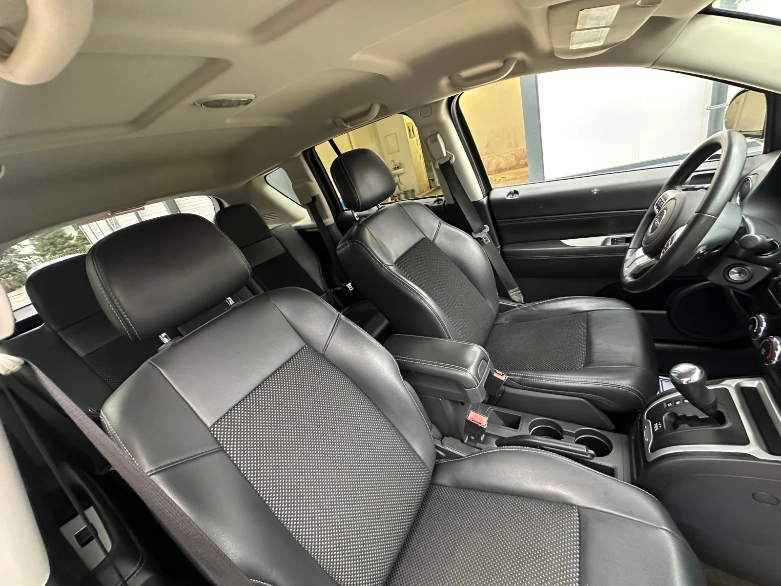 Jeep Compass 2.4 Keyless/Подгред 137хил Реални!Всичко платено!, снимка 15 - Автомобили и джипове - 54984926
