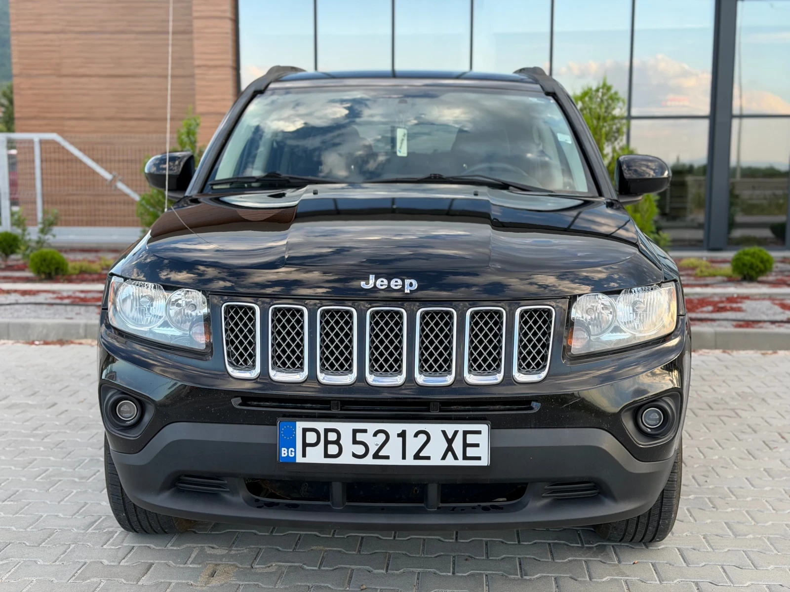 Jeep Compass 2.4 Keyless/Подгред 137хил Реални!Всичко платено!, снимка 2 - Автомобили и джипове - 54984926
