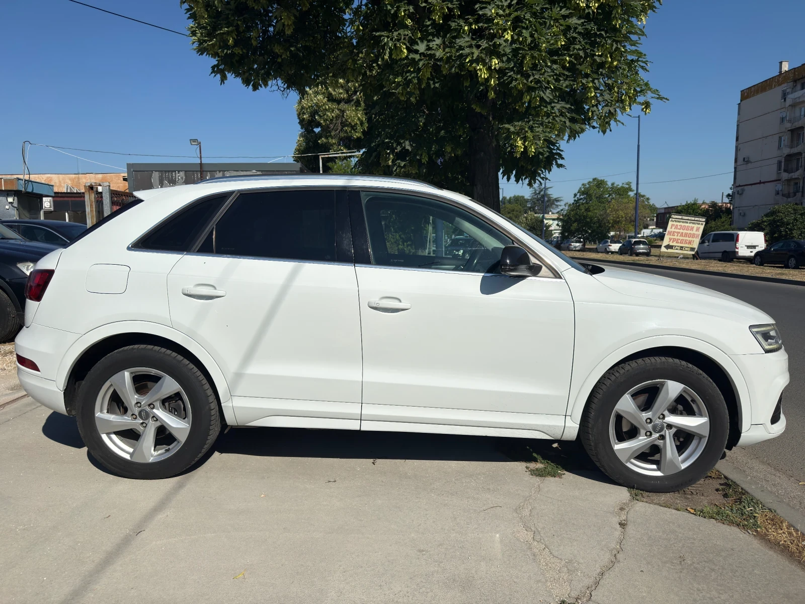 Audi Q3 ОБСЛУЖЕН/ФЕЙСЛИФТ/КУАТРО/АВТОМАТ/КОЖА/ПАНОРАМА, снимка 4 - Автомобили и джипове - 55257671