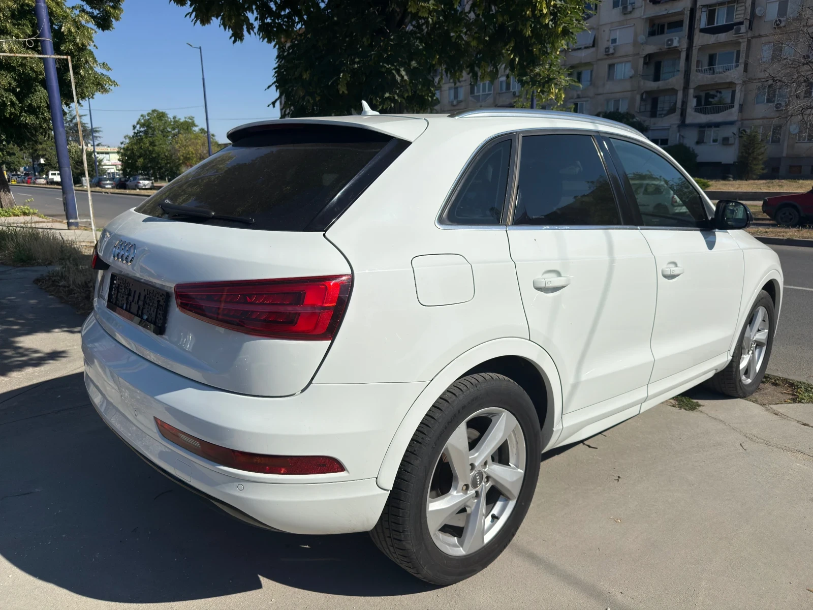 Audi Q3 ОБСЛУЖЕН/ФЕЙСЛИФТ/КУАТРО/АВТОМАТ/КОЖА/ПАНОРАМА, снимка 5 - Автомобили и джипове - 55257671