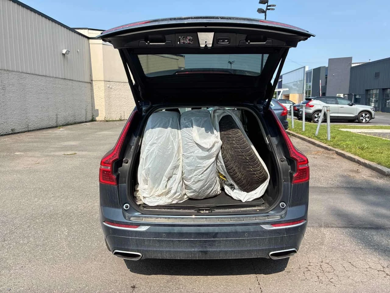 Volvo XC60 Inscription  CARFAX, снимка 14 - Автомобили и джипове - 55653823