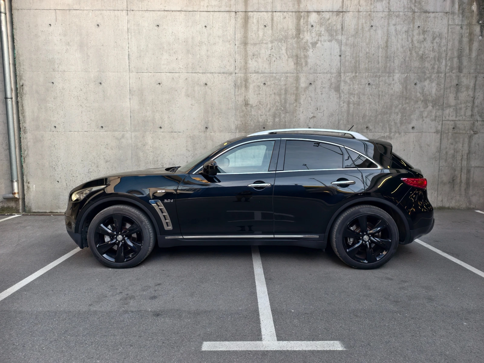 Infiniti QX70 SPREMIUM| AWD| КОЖА| NAVI| ОБДУХВАНЕ| ПОДГРЕВ, снимка 6 - Автомобили и джипове - 55696181