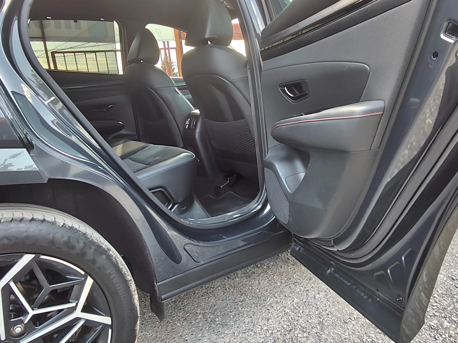 Hyundai Tucson N-LINE !!!, снимка 12 - Автомобили и джипове - 55979585