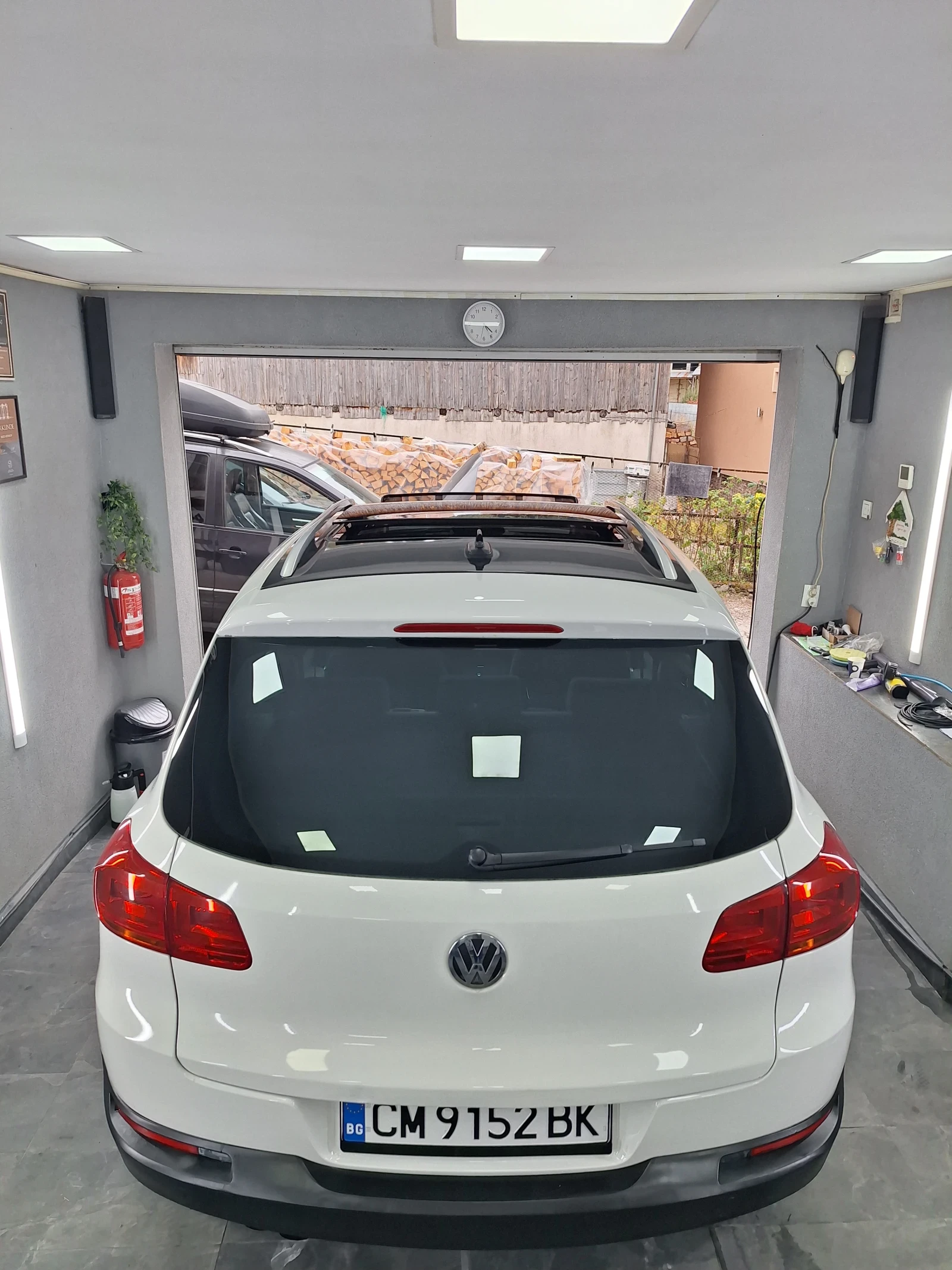 VW Tiguan 4х4, Автоматик, Панорама, снимка 12 - Автомобили и джипове - 56452653