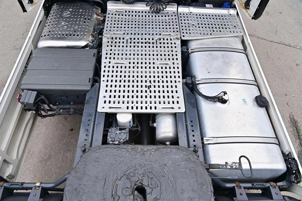 Iveco S-Way 440S51T Ретардер, гуми 90% - изображение 7