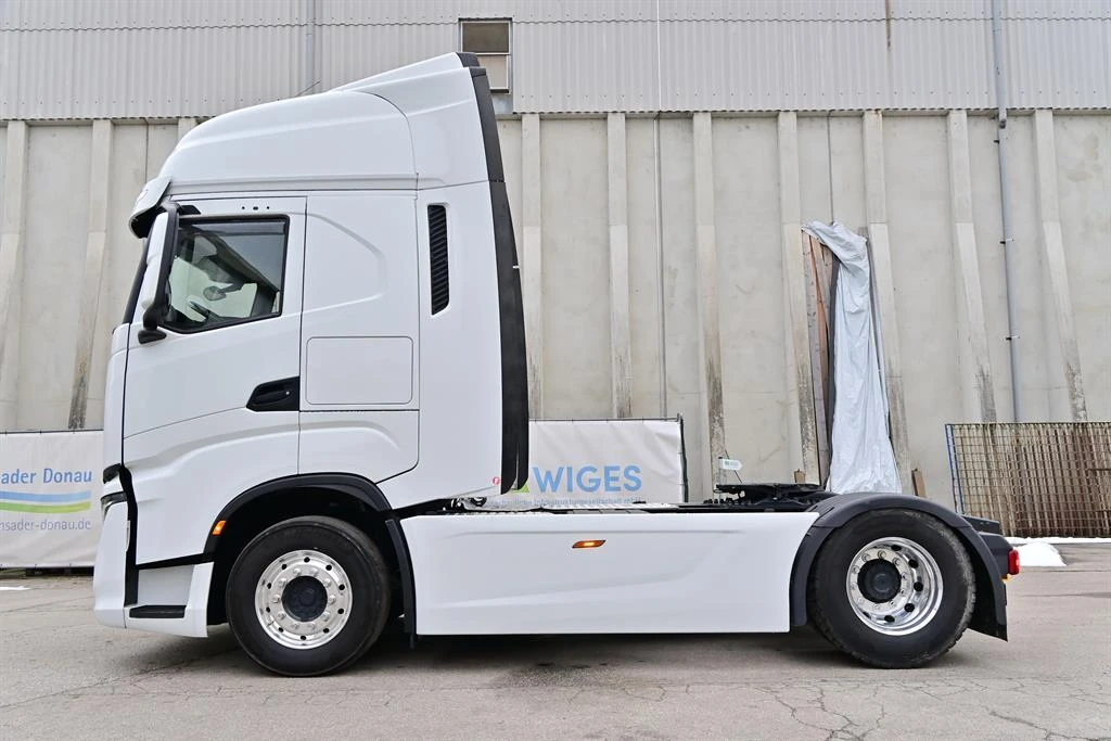 Iveco S-Way 440S51T Ретардер, гуми 90% - изображение 5