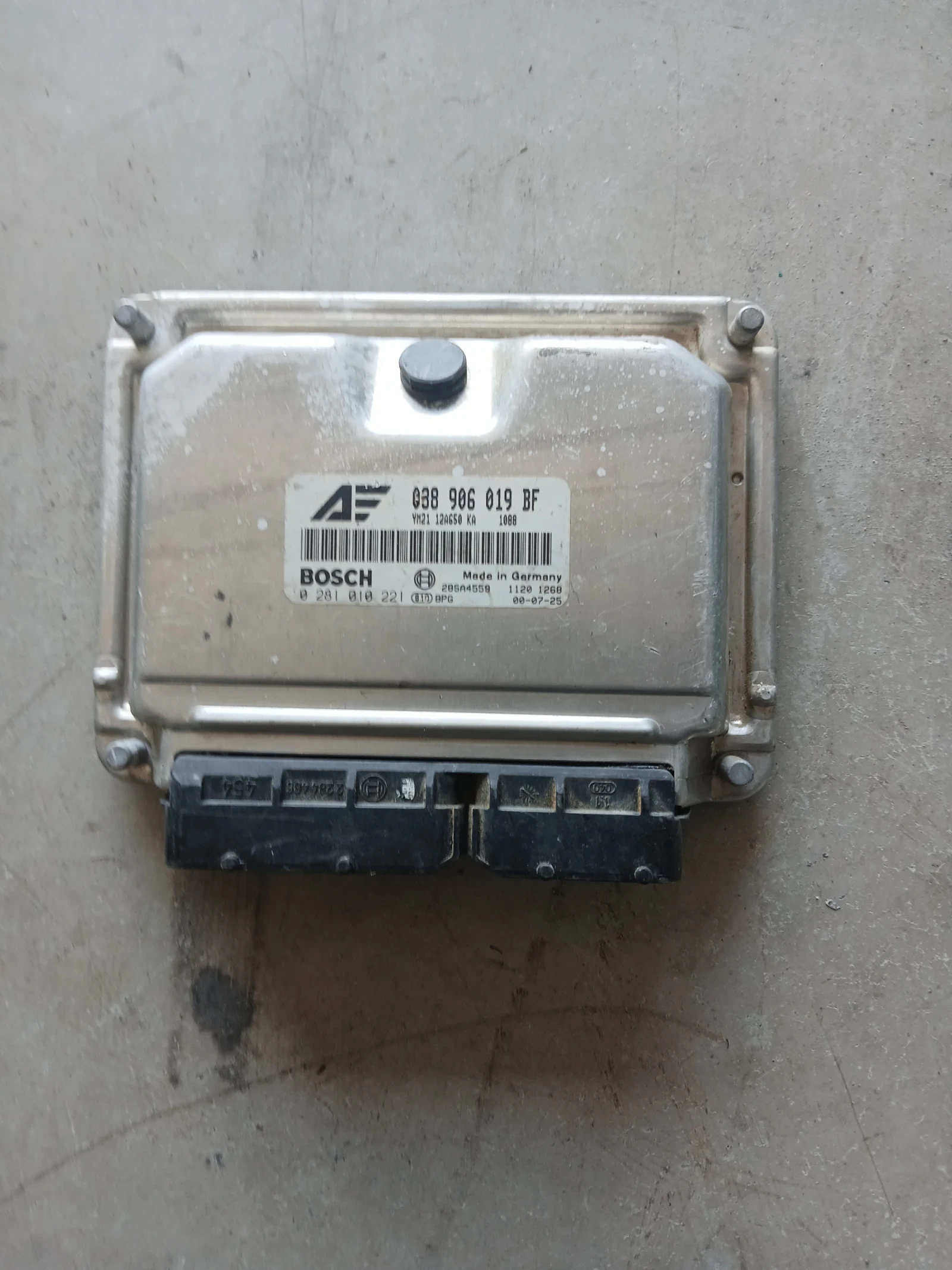038 906 019 BF Компютър Ford Galaxy 