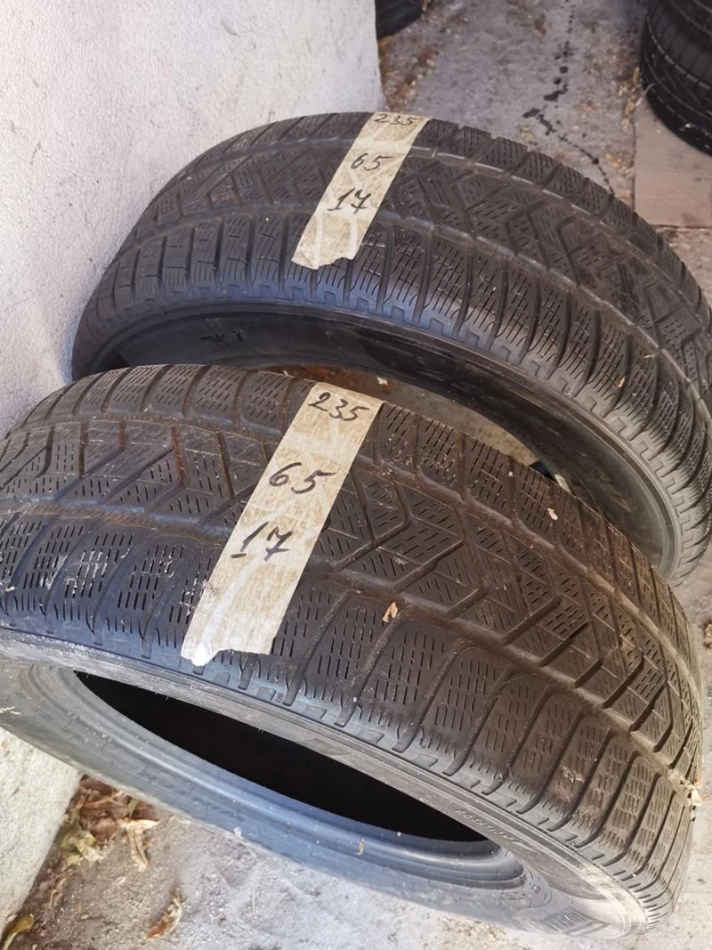 Гуми Всесезонни 235/65R17, снимка 1 - Гуми и джанти - 46829744