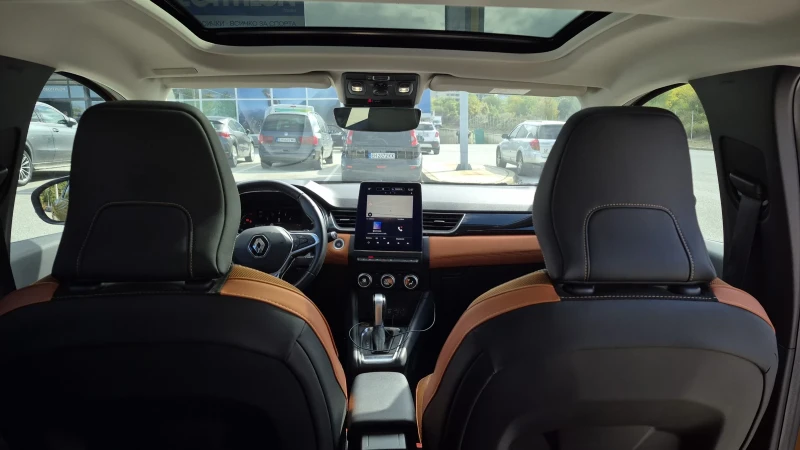 Renault Captur, снимка 8 - Автомобили и джипове - 52570070