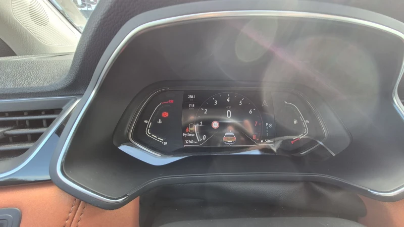 Renault Captur, снимка 13 - Автомобили и джипове - 52570070