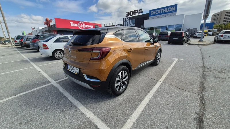 Renault Captur, снимка 3 - Автомобили и джипове - 52570070