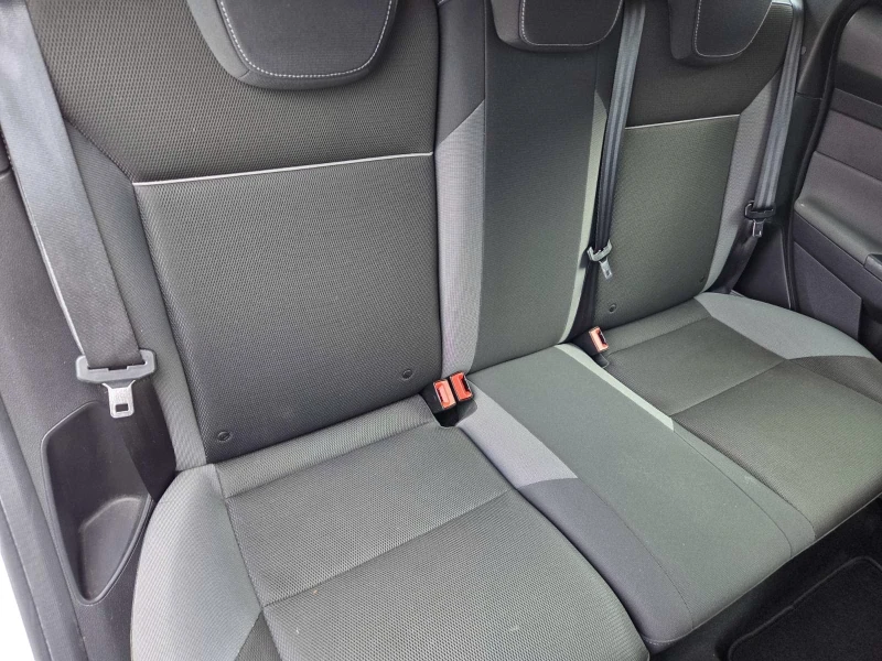 Ford Focus 1.6TDCI/GHIA/6 скорости, снимка 10 - Автомобили и джипове - 52670461