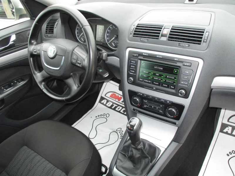 Skoda Octavia 2.0TDI/140кс./4x4/6-СКОРОСТИ/КАТО НОВА, снимка 14 - Автомобили и джипове - 53211499