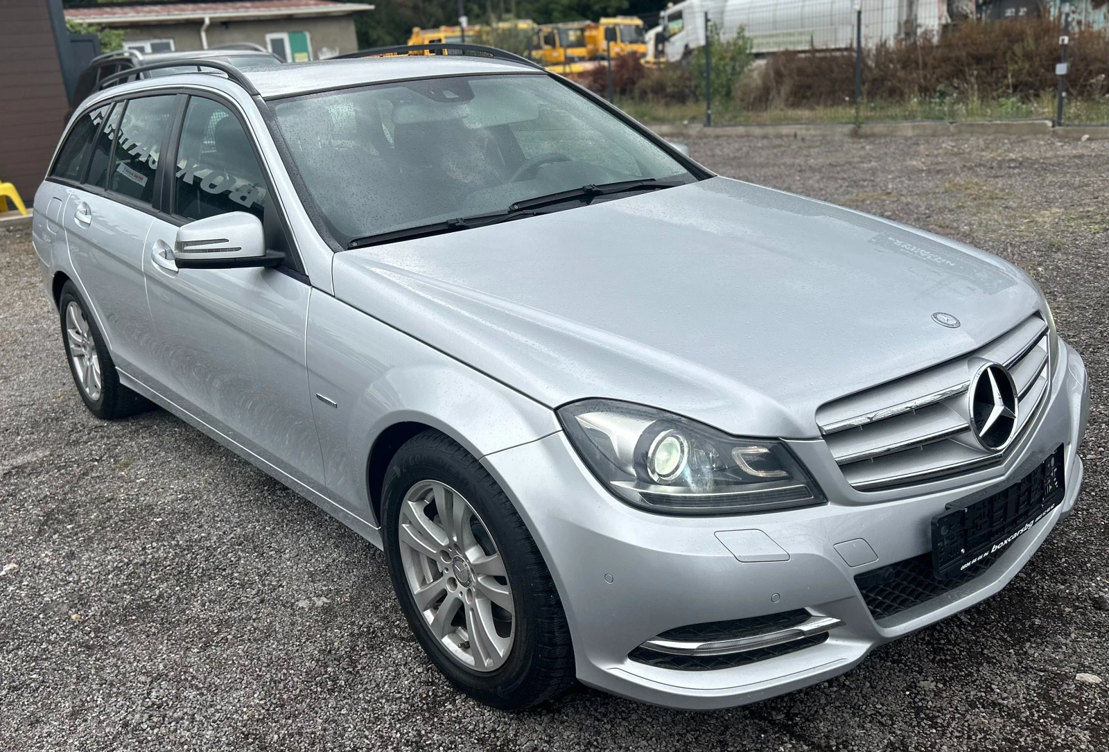 Mercedes-Benz C 220 CDI BLUEEFFICIENCY AVANTGARDE /TOP/ - Като Нова ! - изображение 2