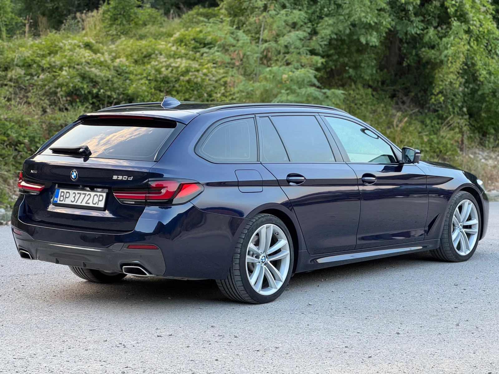 BMW 530 3.0d * Mild Hybrid * xDrive * LED, снимка 8 - Автомобили и джипове - 48296220