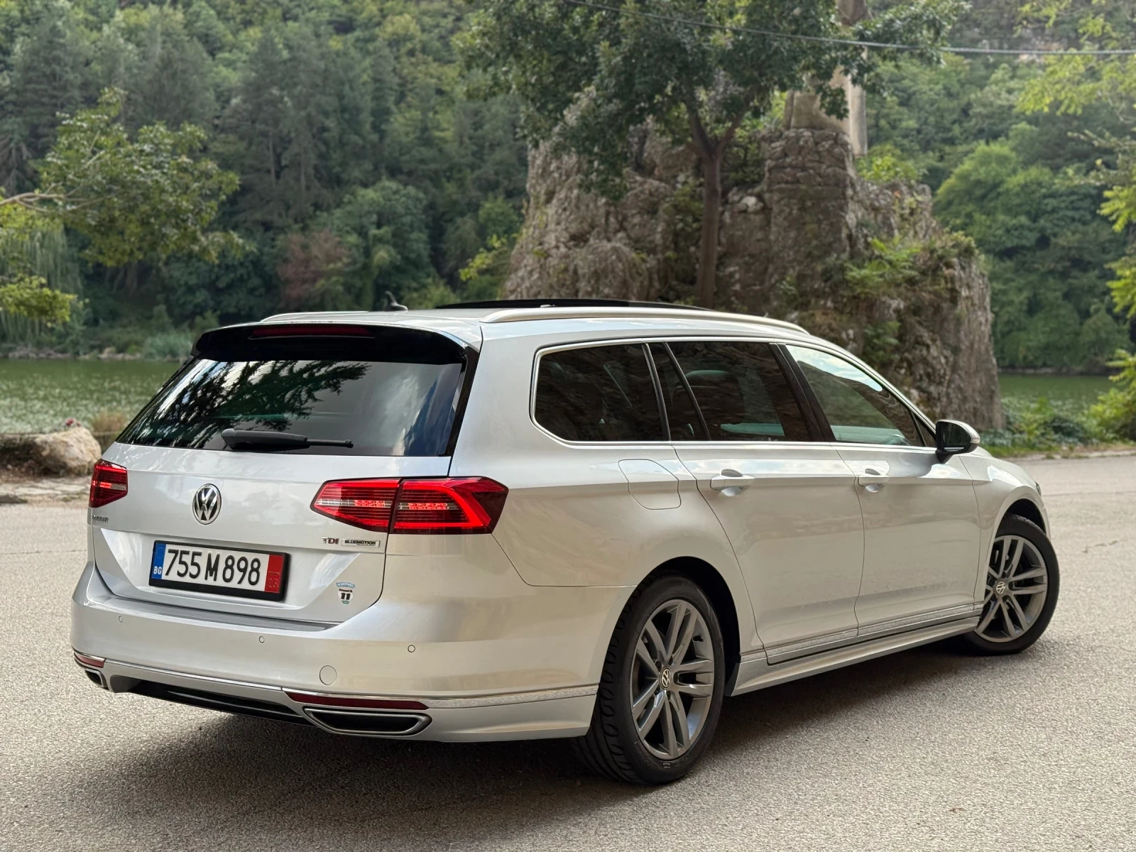 VW Passat * 2x R-Line * Pano * Digital  - изображение 5