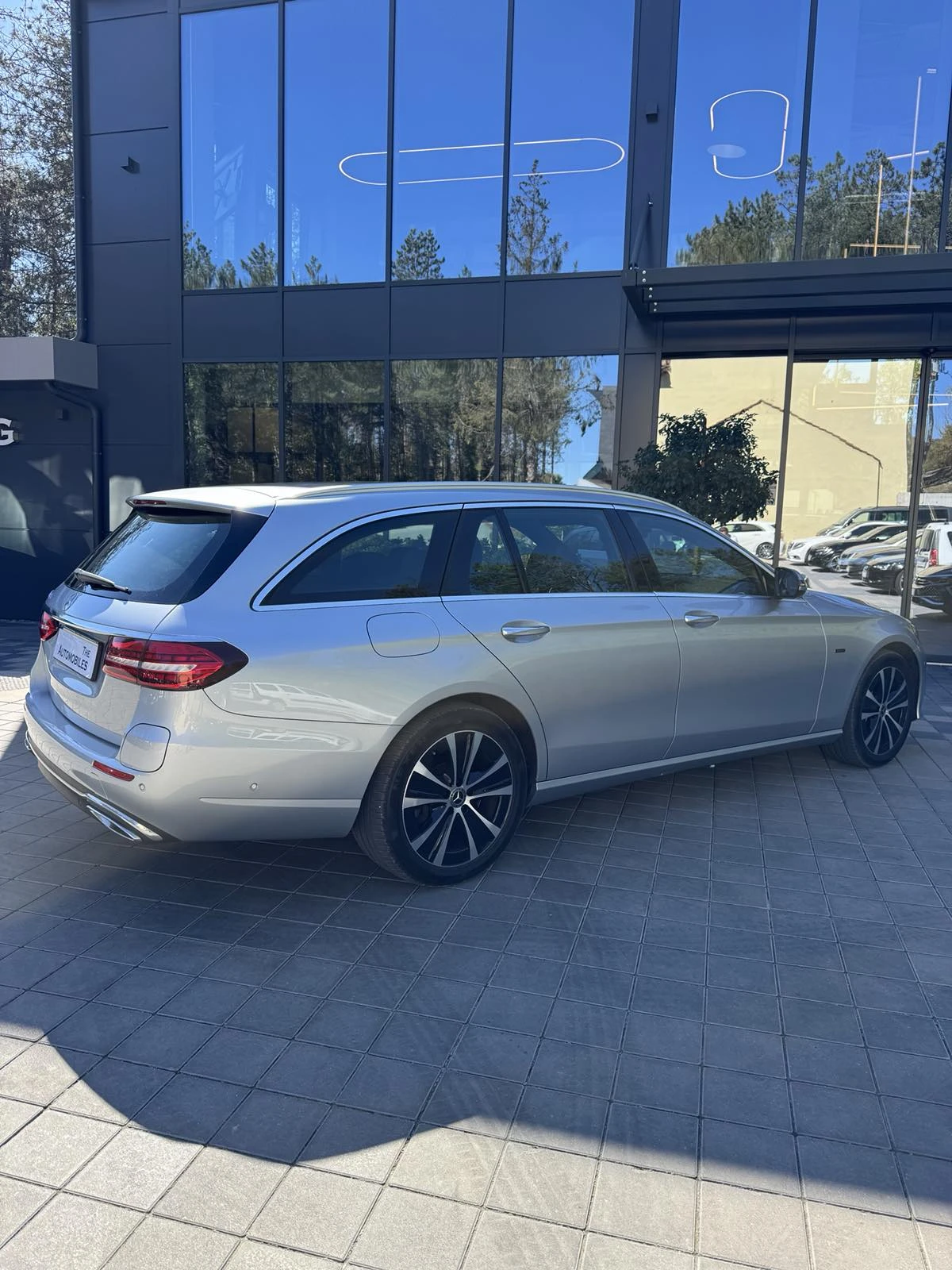 Mercedes-Benz E 300  - изображение 7