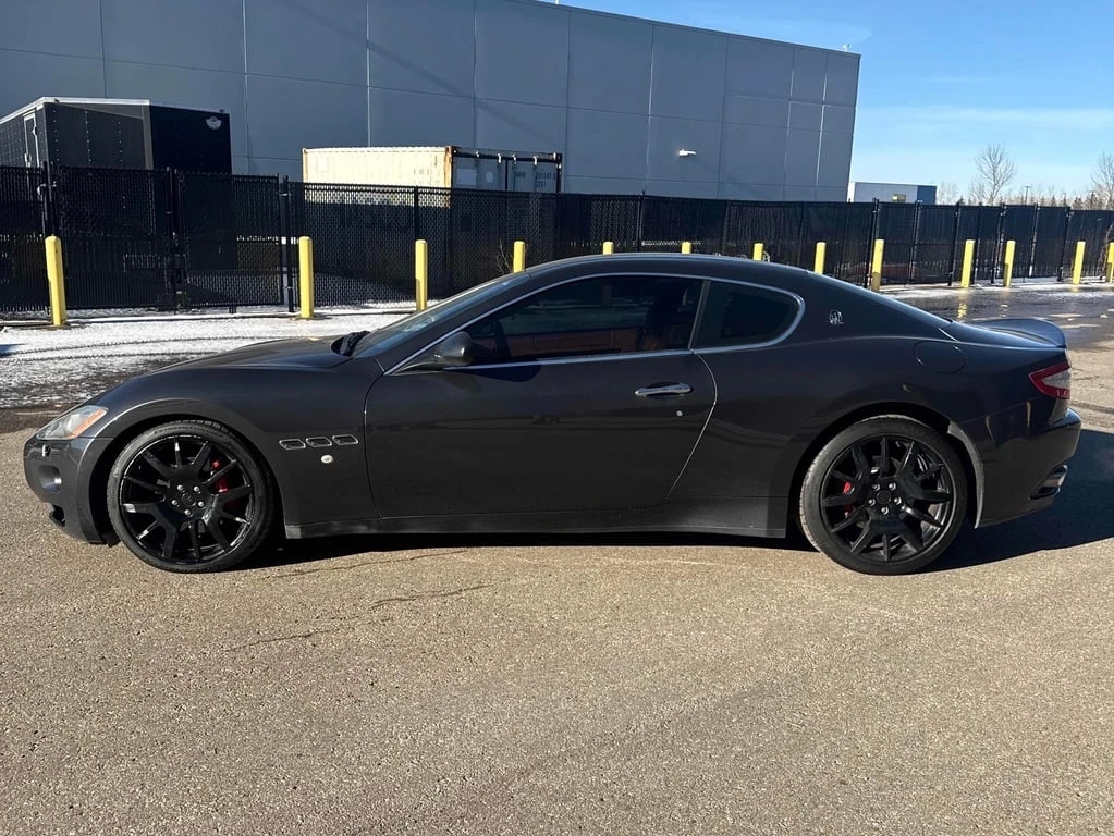 Maserati GranTurismo * 2dr Cpe * CARFAX * БЕЗ ПЪРВОНАЧАЛНА ВНОСКА - изображение 3