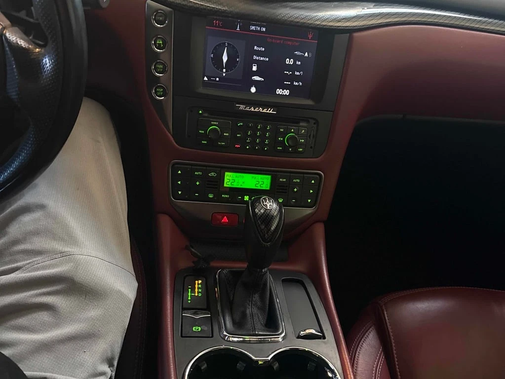 Maserati GranTurismo * 2dr Cpe * CARFAX * БЕЗ ПЪРВОНАЧАЛНА ВНОСКА - изображение 8