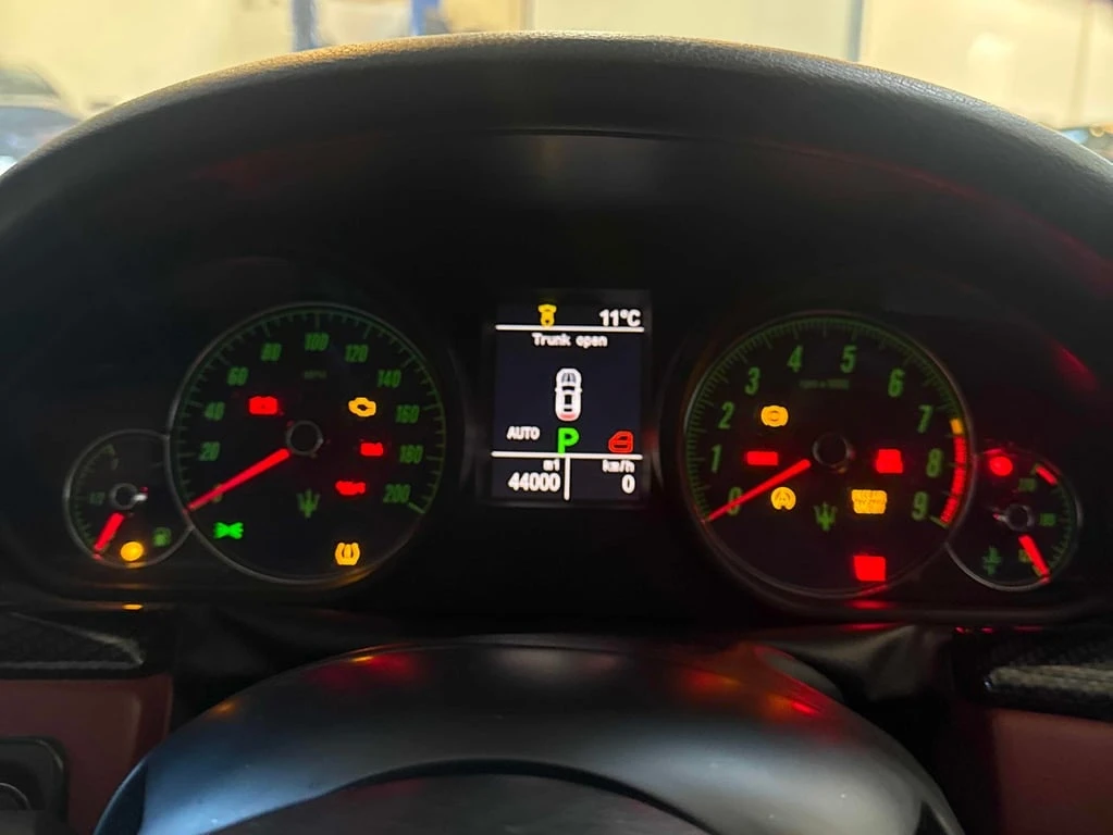 Maserati GranTurismo * 2dr Cpe * CARFAX * БЕЗ ПЪРВОНАЧАЛНА ВНОСКА - изображение 7