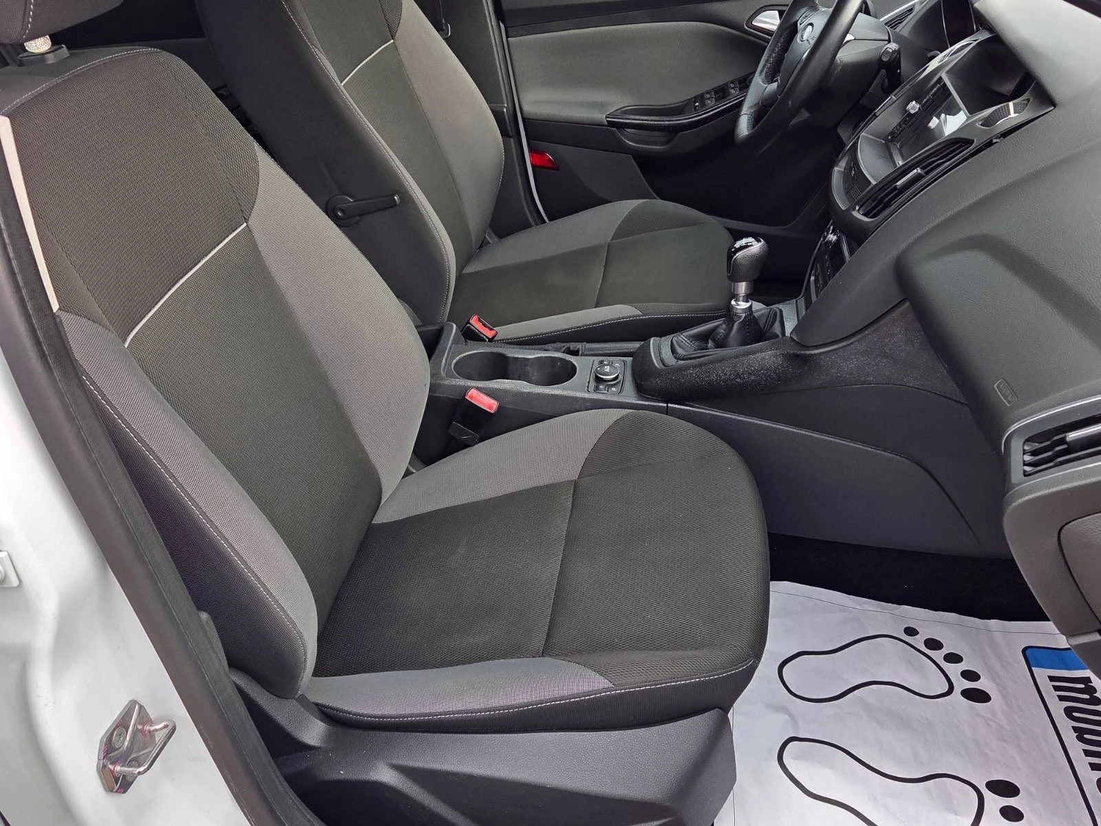 Ford Focus 1.6TDCI/GHIA/6  | Mobile.bg   7