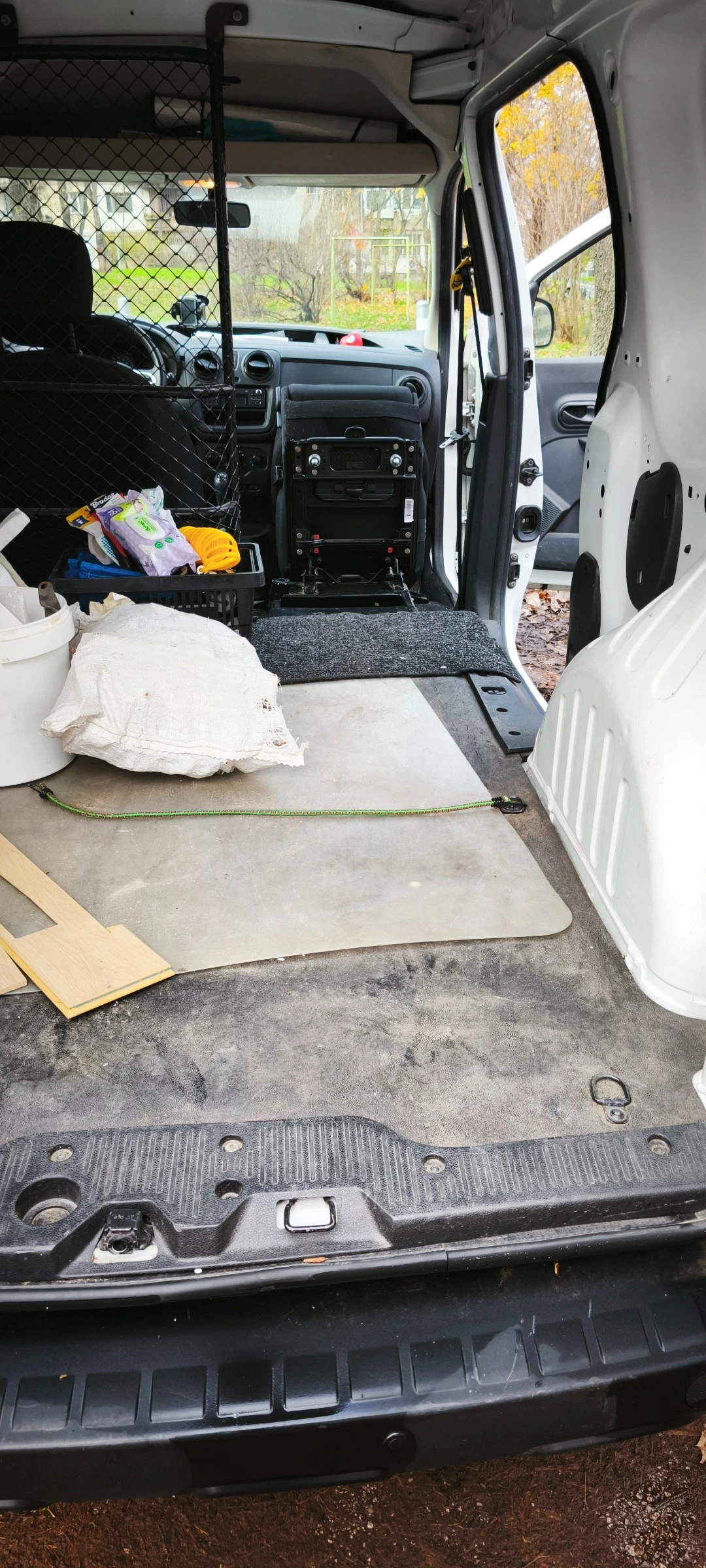 Dacia Dokker Отворено купе - изображение 10