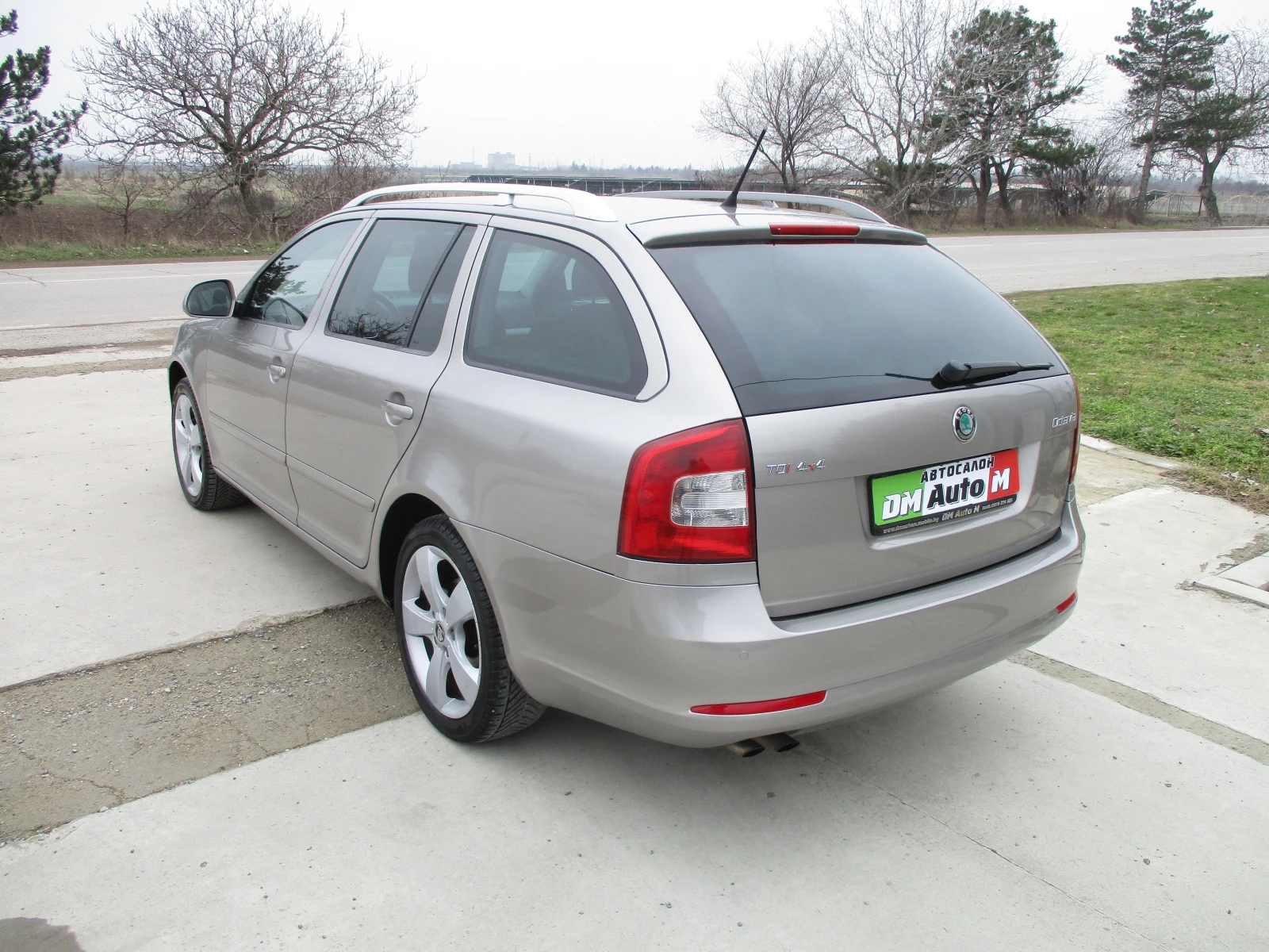 Skoda Octavia 2.0TDI/140кс./4x4/6-СКОРОСТИ/КАТО НОВА - изображение 6