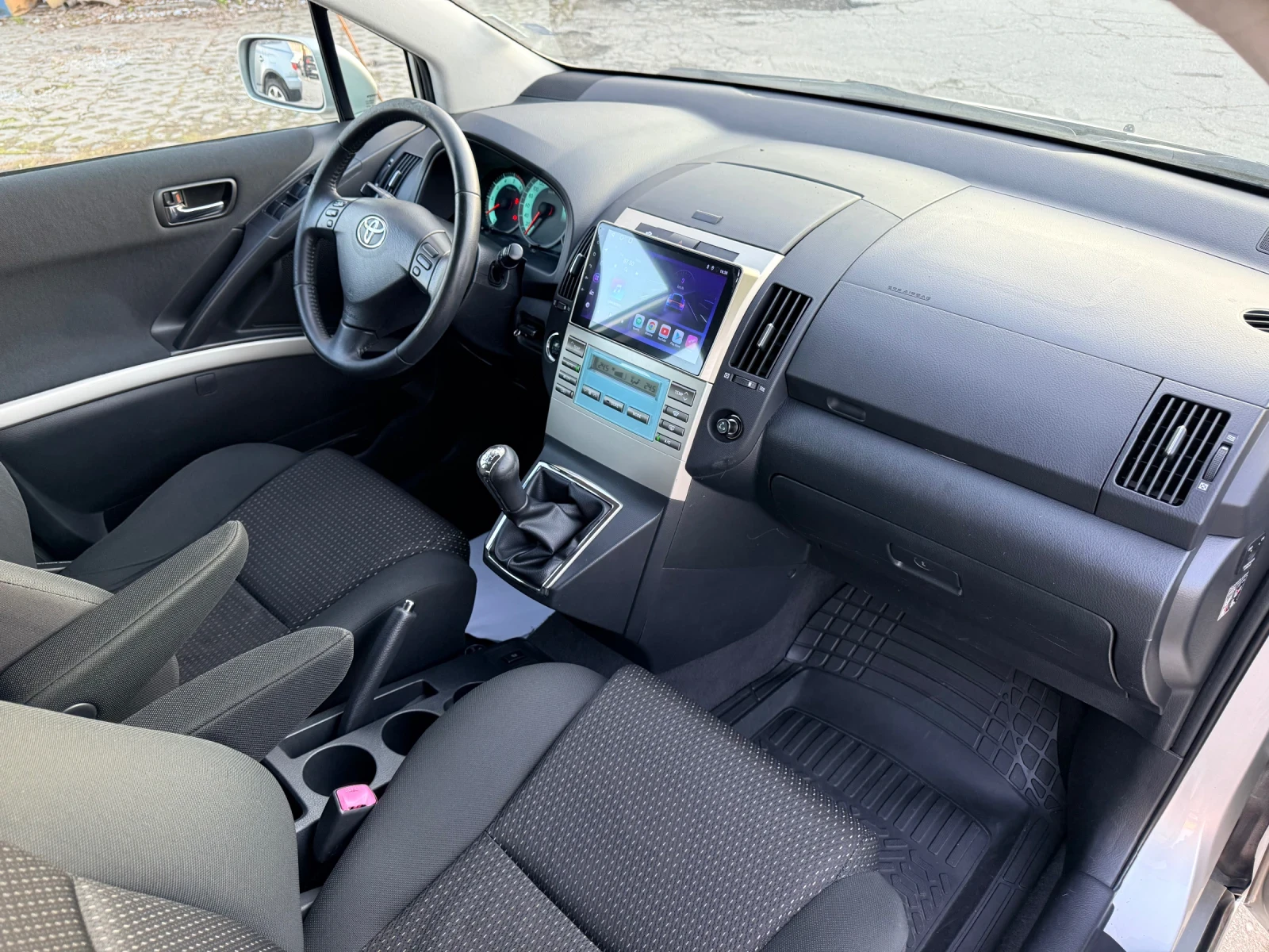 Toyota Corolla verso 2.2D4D* CarPlay/AndroidAuto* НОВИ ГУМИ* РЕГИСТРИРА - изображение 9