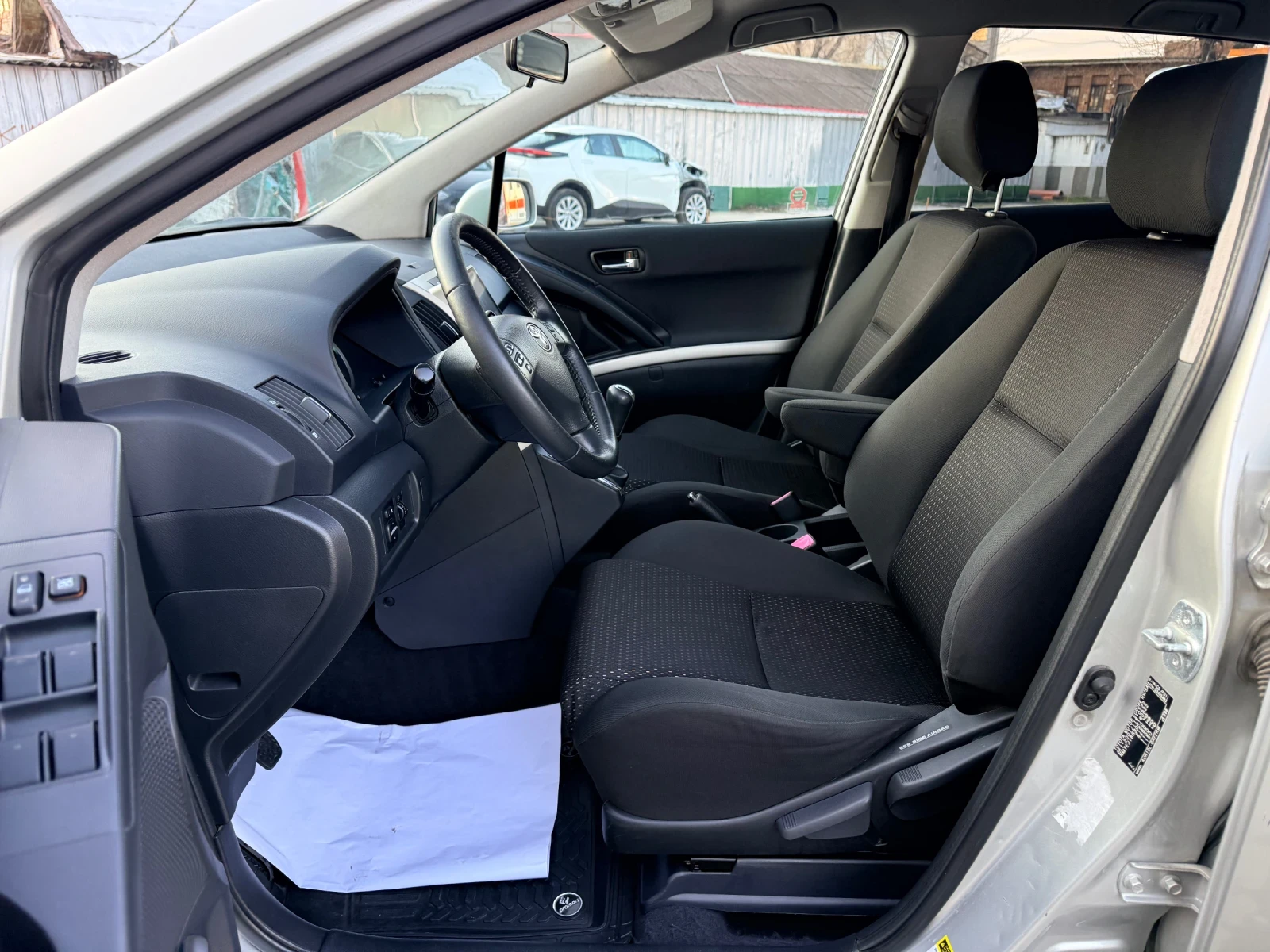 Toyota Corolla verso 2.2D4D* CarPlay/AndroidAuto* НОВИ ГУМИ* РЕГИСТРИРА - изображение 6