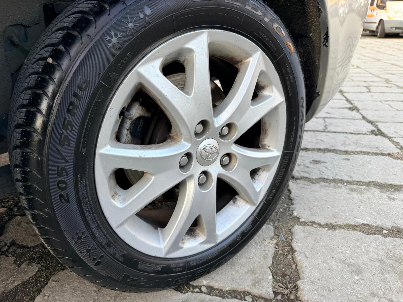 Toyota Corolla verso 2.2D4D* CarPlay/AndroidAuto* ���� ����* ���������� | Mobile.bg � ����������� 15