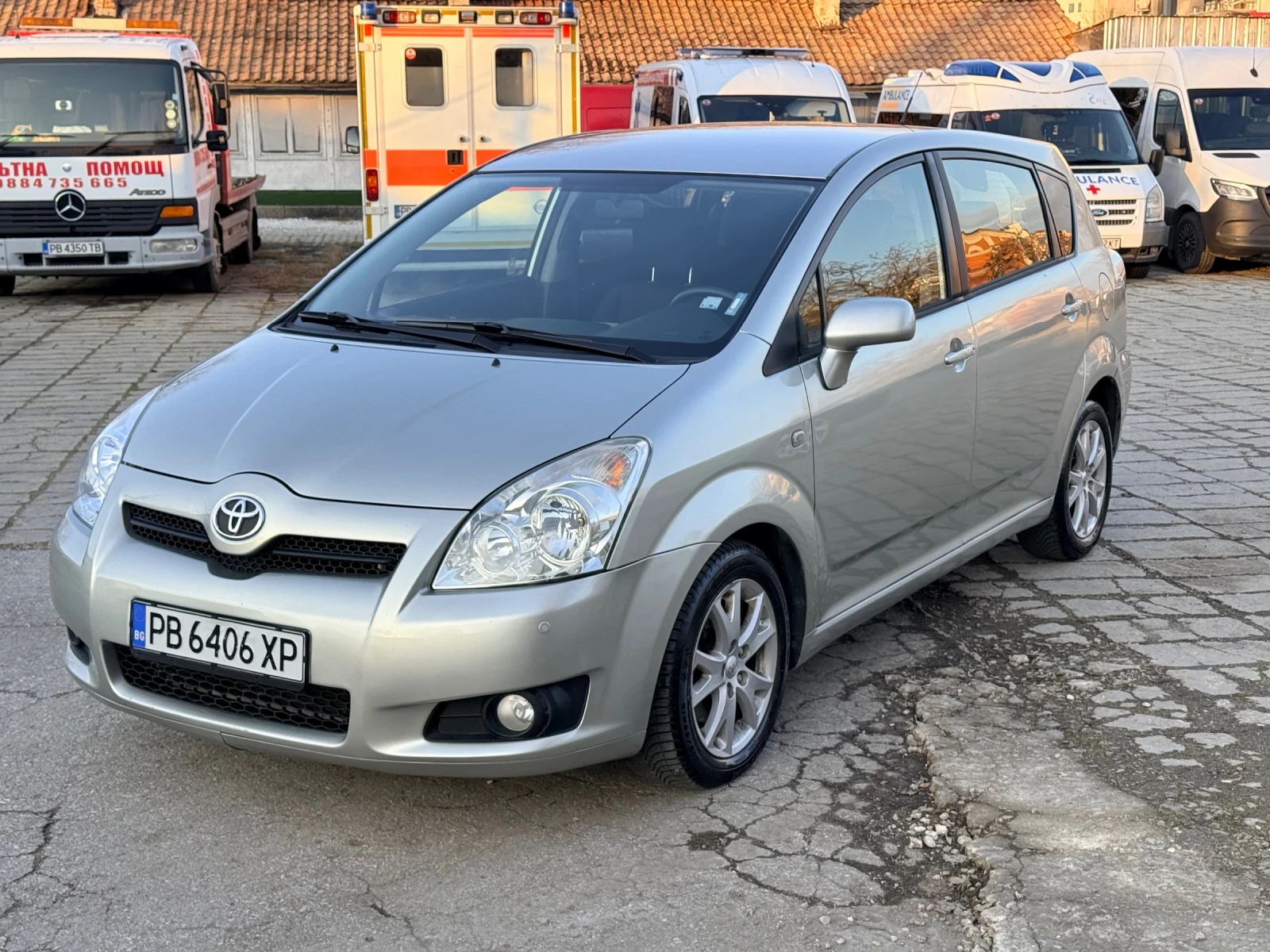 Toyota Corolla verso 2.2D4D* CarPlay/AndroidAuto* ���� ����* ���������� | Mobile.bg � ����������� 1