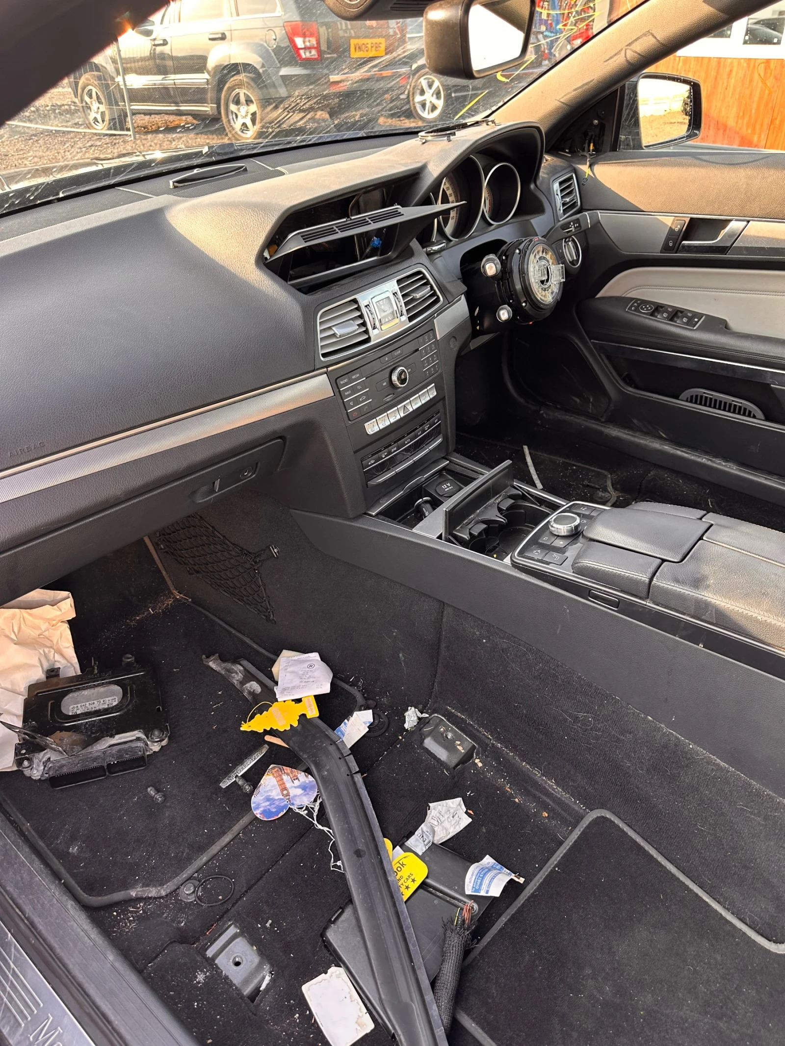 Mercedes-Benz E 350 Продава се на части, снимка 9 - Автомобили и джипове - 53757405