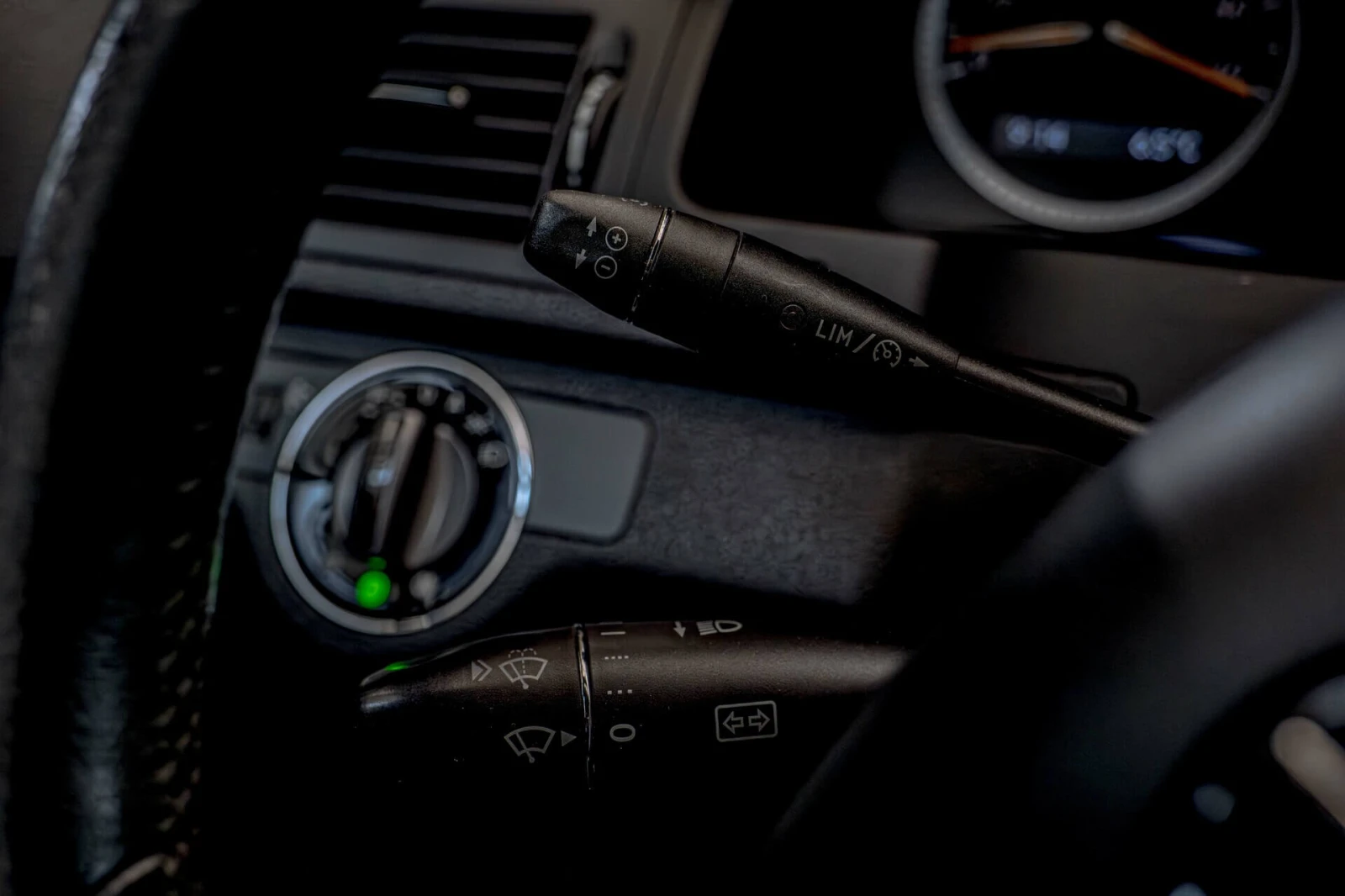 Mercedes-Benz C 200 5G-Tronic/Xenon/Bluetooth/Tempomat/Климатроник, снимка 11 - Автомобили и джипове - 53947051