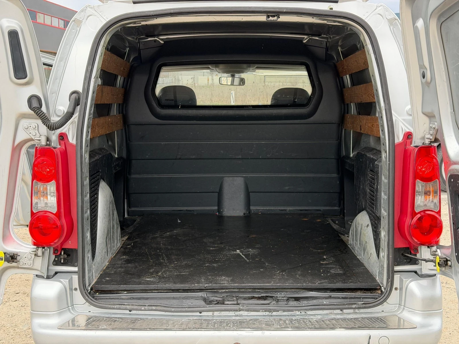 Peugeot Partner 1.6HDI 90k.s ������ | Mobile.bg � ����������� 10